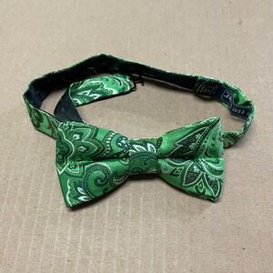 The Tie Bar Bow Tie Silk Pre-Tied 2.5 Silk Green Bandana Print Adjustable